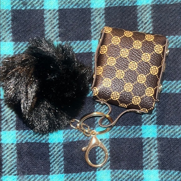 🆕 Black, Brown, and Gold Patterned Bag Charm Keychain - Picture 2 of 8